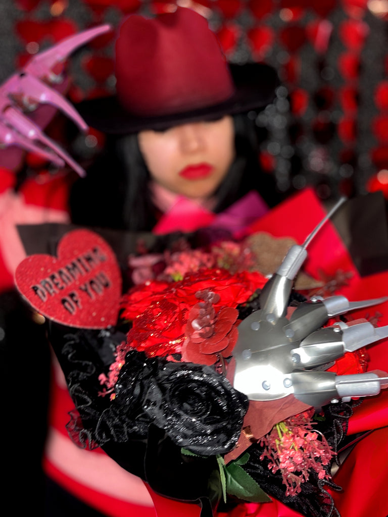 Deluxe Glove Booquet